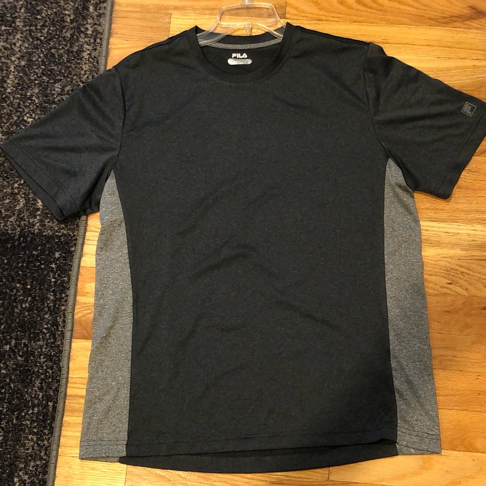 FILA Dry-Fit Material Workout Shirt (M)